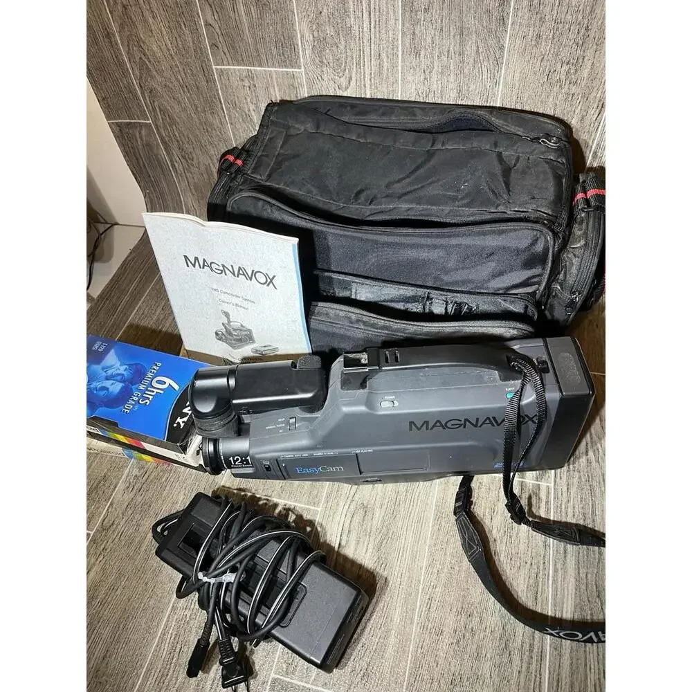Magnavox Easy Cam CVR330 Cables Charger Solidex Bag VHS Adapter Vtg Untested